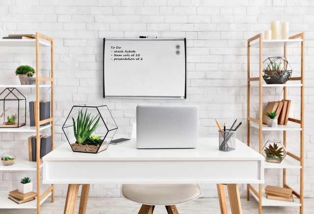 Dry-Erase Board with Arched Frame 585x430mm