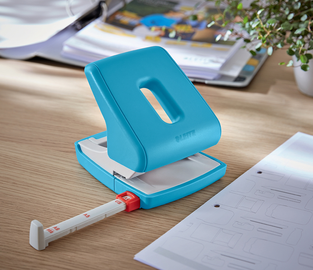 Hole Punch Leitz Cosy 30 sheet blue