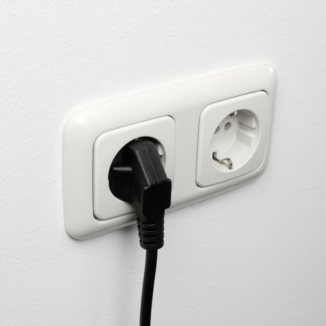 Kabel ACT Netsnoer CEE 7/7 male - C13 zwart 1.5 meter