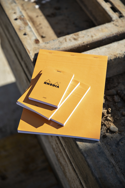 Schrijfblok Rhodia A5 lijn 80 vel 80gr met kantlijn oranje