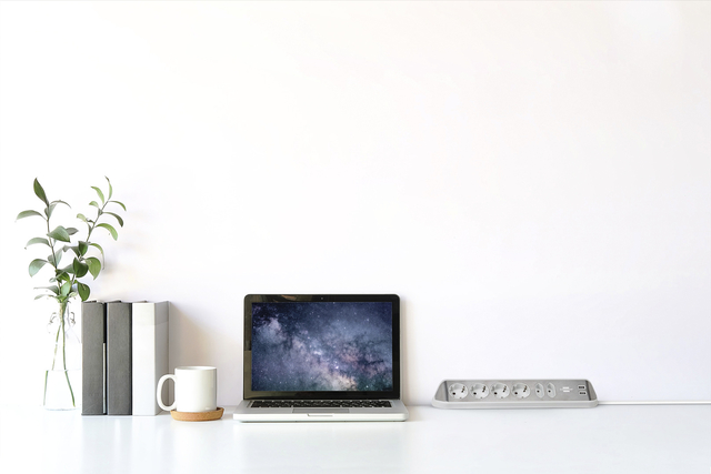 Desk socket Brennenstuhl Estilo 6-way including 2 USB 2 meter white/silver