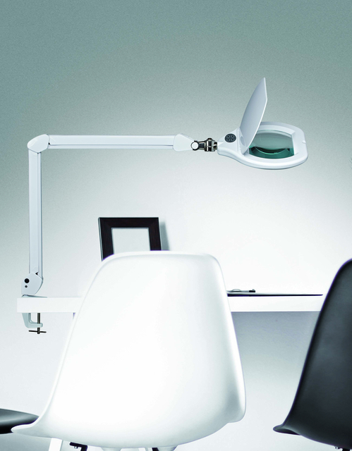 Loeplamp MAUL Crystal LED dimbaar tafelklem lens 234 cm2 wit