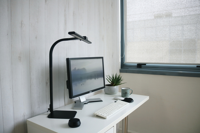 Bureaulamp Unilux Strata base led zwart