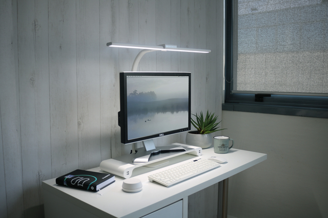 Bureaulamp Unilux Strata base led wit